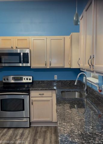 5934 E Island Drive 32, Ypsilanti, MI 48111