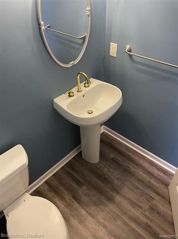 5934 E Island Drive 32, Ypsilanti, MI 48111