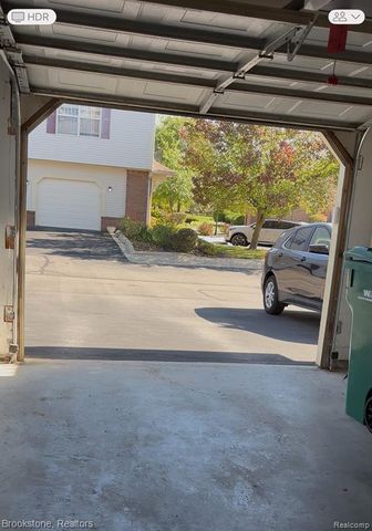 5934 E Island Drive 32, Ypsilanti, MI 48111