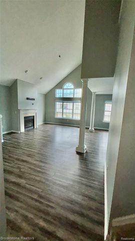 5934 E Island Drive 32, Ypsilanti, MI 48111