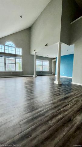 5934 E Island Drive 32, Ypsilanti, MI 48111