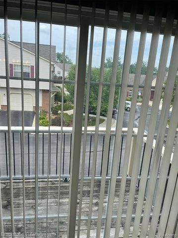 5934 E Island Drive 32, Ypsilanti, MI 48111