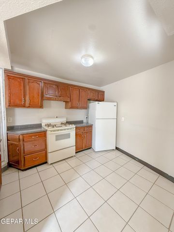 10745 Mirisa Trail, Socorro, TX 79927