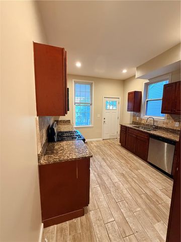 35 9th Street, Easton, PA 18042