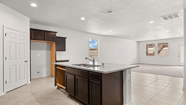 1609 Maggie Drive NE, Rio Rancho, NM 87144