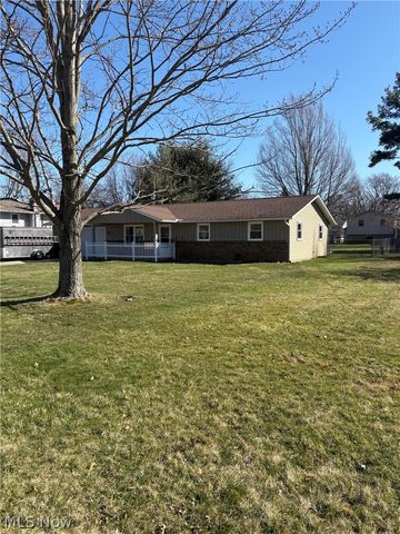6611 Rosedale Drive, Amherst, OH 44001