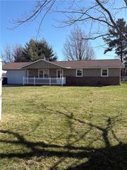 6611 Rosedale Drive, Amherst, OH 44001
