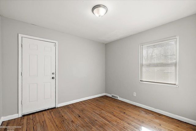 10500 Somerset Street, Detroit, MI 48224