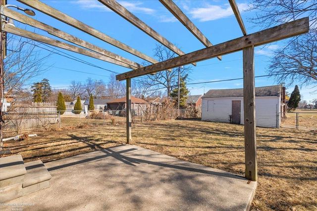 10500 Somerset Street, Detroit, MI 48224