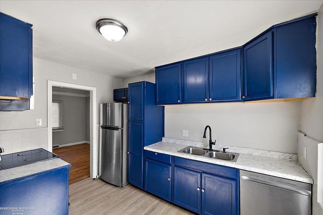 10500 Somerset Street, Detroit, MI 48224