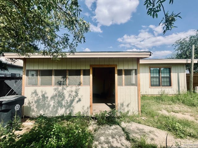 506 S 5th, Carrizo Springs, TX 78834