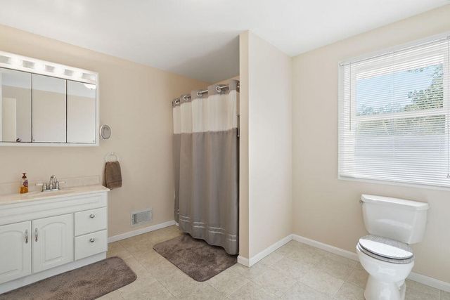 6649 122nd Avenue, Fennville, MI 49408
