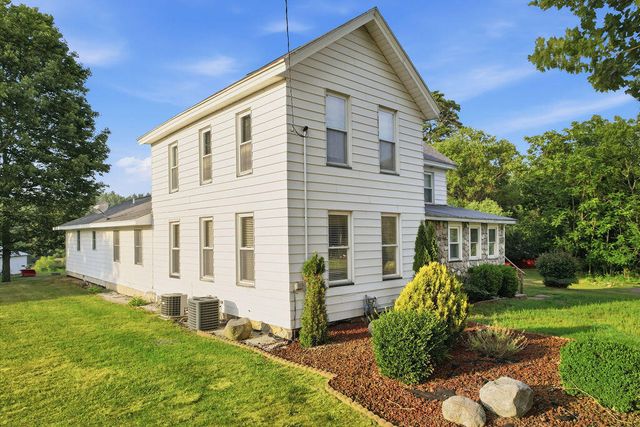6649 122nd Avenue, Fennville, MI 49408