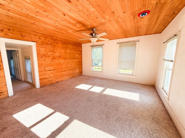 6649 122nd Avenue, Fennville, MI 49408