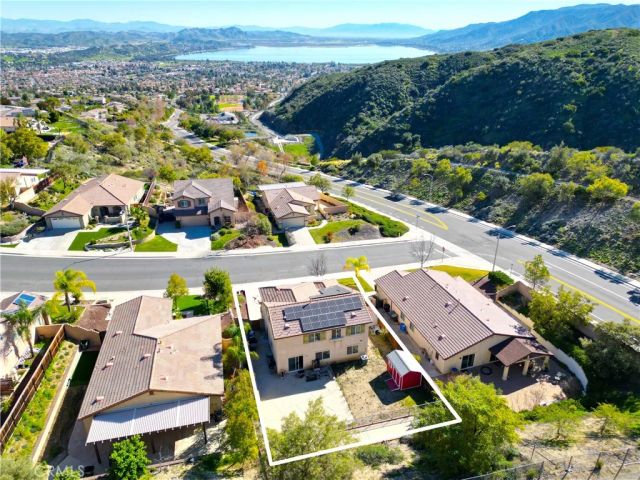 29483 Rock Point, Lake Elsinore, CA 92530
