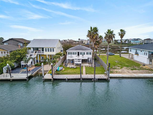 906 91st Street, Galveston, TX 77554