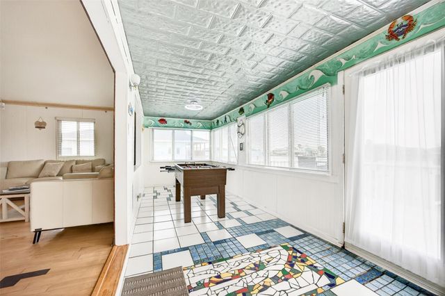 906 91st Street, Galveston, TX 77554