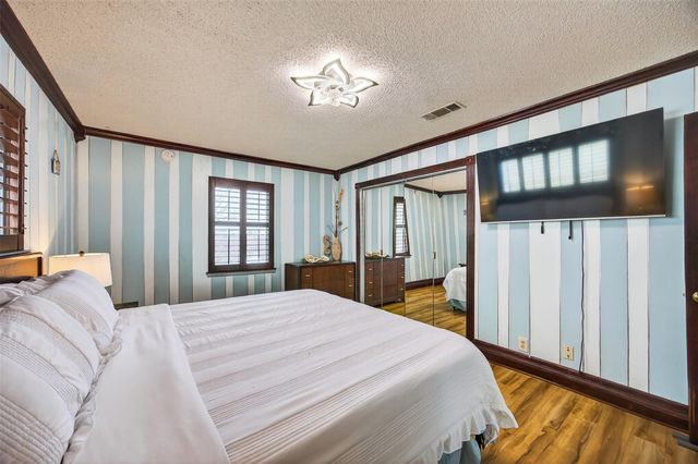 906 91st Street, Galveston, TX 77554