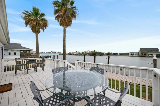 906 91st Street, Galveston, TX 77554