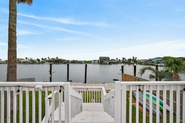 906 91st Street, Galveston, TX 77554