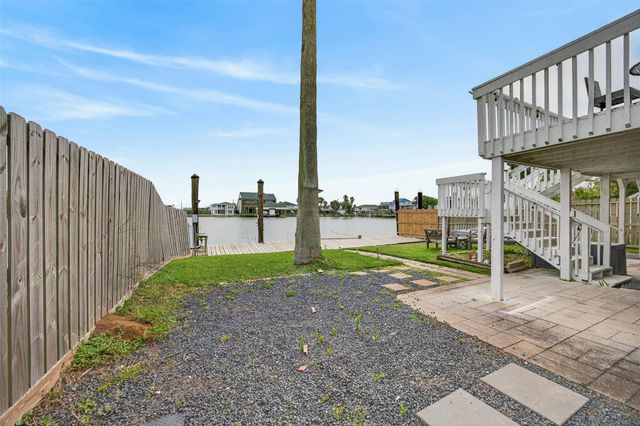 906 91st Street, Galveston, TX 77554