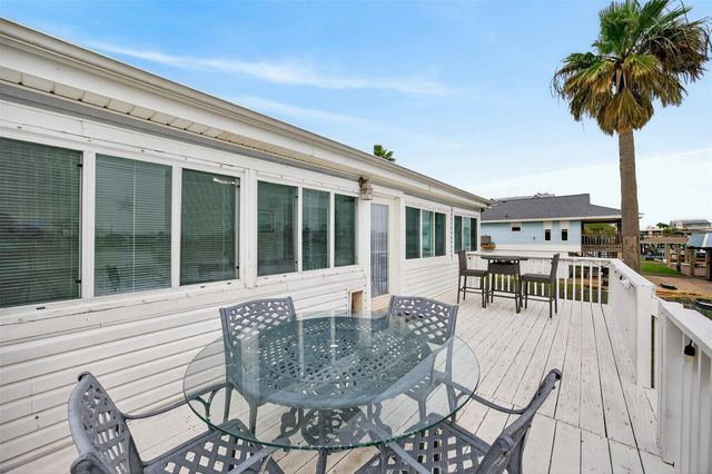 906 91st Street, Galveston, TX 77554