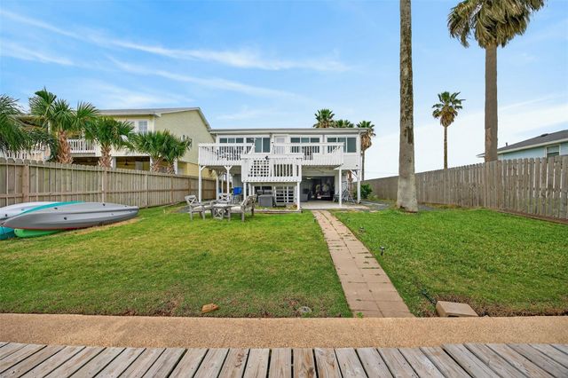 906 91st Street, Galveston, TX 77554