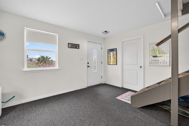 906 91st Street, Galveston, TX 77554