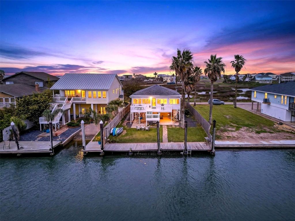 906 91st Street, Galveston, TX 77554