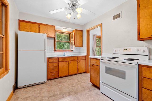 6339 BAY RIDGE AVENUE, Whitefish Bay, WI 53217