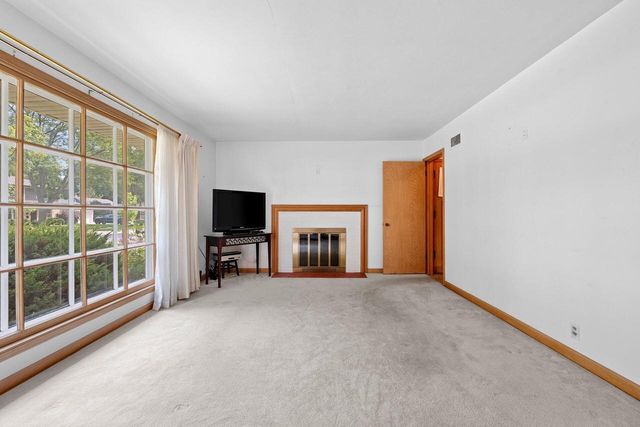 6339 BAY RIDGE AVENUE, Whitefish Bay, WI 53217