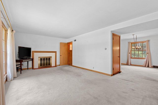 6339 BAY RIDGE AVENUE, Whitefish Bay, WI 53217