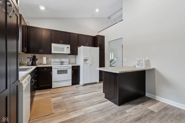 65 Maplehurst Drive, Brownsburg, IN 46112