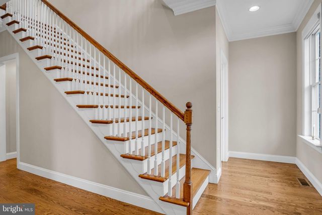 6 JAMESTOWN SQ, Mechanicsburg, PA 17050