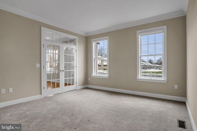 6 JAMESTOWN SQ, Mechanicsburg, PA 17050