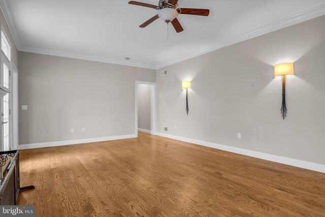 6 JAMESTOWN SQ, Mechanicsburg, PA 17050