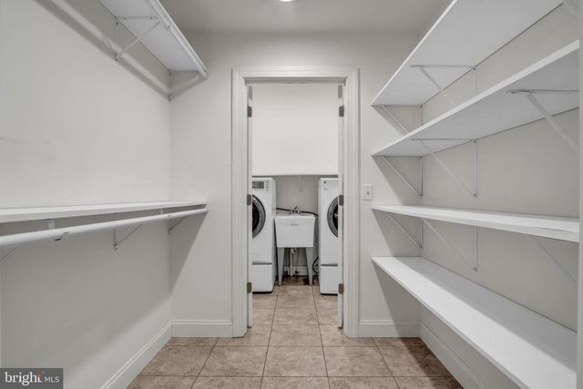 6 JAMESTOWN SQ, Mechanicsburg, PA 17050