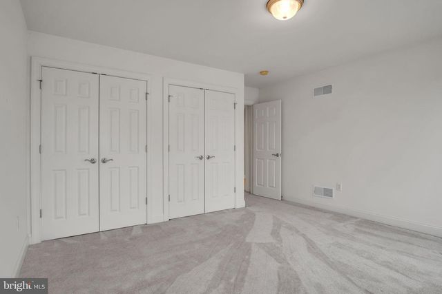 6 JAMESTOWN SQ, Mechanicsburg, PA 17050