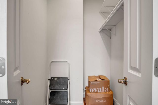 6 JAMESTOWN SQ, Mechanicsburg, PA 17050