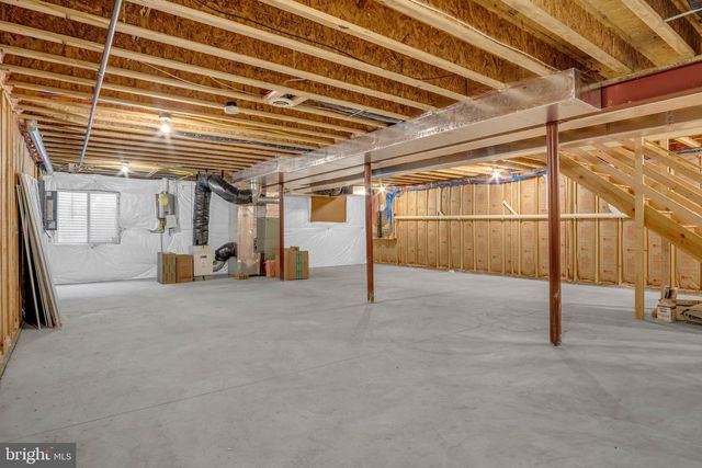 6 JAMESTOWN SQ, Mechanicsburg, PA 17050