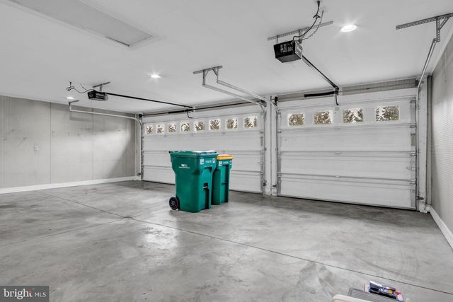 6 JAMESTOWN SQ, Mechanicsburg, PA 17050