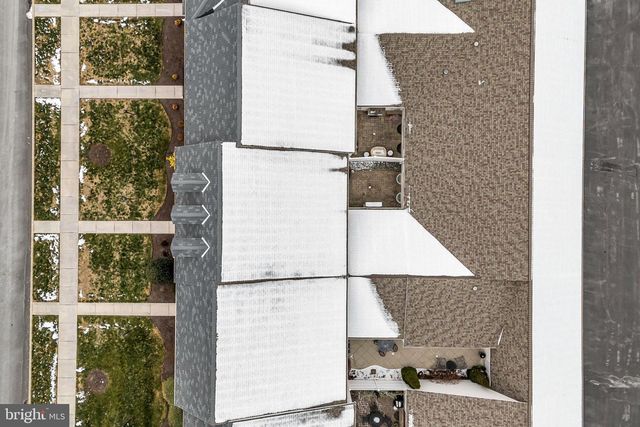 6 JAMESTOWN SQ, Mechanicsburg, PA 17050