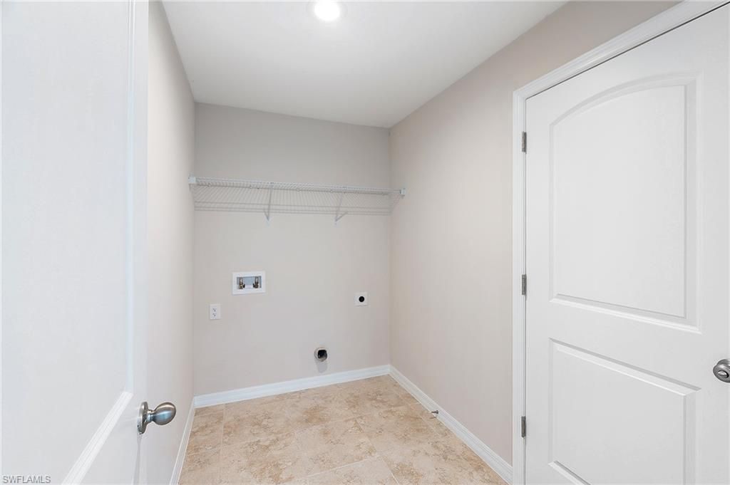 Image 14 of property listing at 536 NW 20th ST, Cape Coral, FL 33993