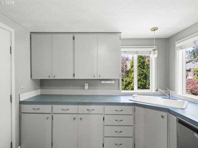 209 Ne 192ND Ave, Portland, OR 97230