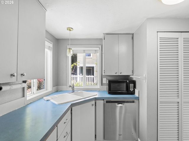 209 Ne 192ND Ave, Portland, OR 97230