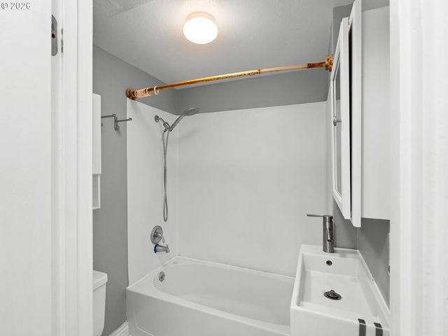 209 Ne 192ND Ave, Portland, OR 97230