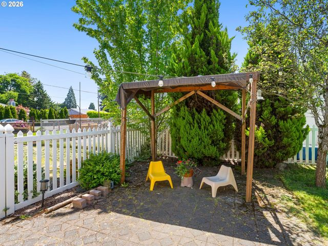 209 Ne 192ND Ave, Portland, OR 97230