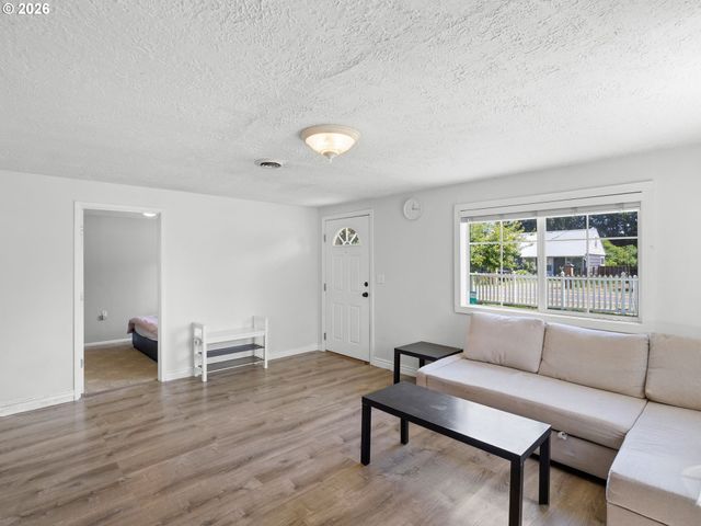 209 Ne 192ND Ave, Portland, OR 97230