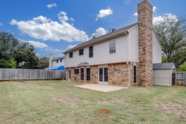 413 Fox Creek Court, Denton, TX 76209