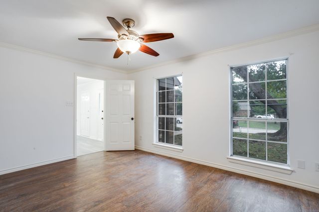 413 Fox Creek Court, Denton, TX 76209